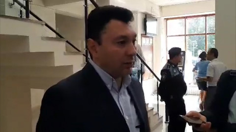 Վանեցյանի հրաժարականից մի ժամ առաջ սաղ կառավարությունը ծափահարում էր նրան. Շարմազանով