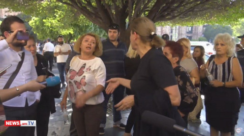 «Բա քոռ Լեւոնից ինչի՞ աբիժնիկ չի». զոհվածների մայրերը դժգոհ են Փաշինյանի հետ զրույցից