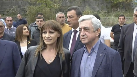 Կարելի՞ է ձեր հետ նկարվել. Սերժ Սարգսյանը շրջեց Հաղպատի տարածքում