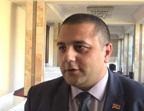 Կապրենք, կտեսնենք՝ ով է արդեն աղբամանում. «Իմ քայլի» պատգամավորը՝ Վանեցյանի մասին