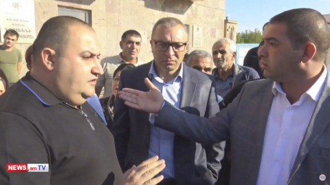 Բողոքի ակցիա Նորաշենում. գյուղացիները դժգոհում են մարզպետի գործողություններից