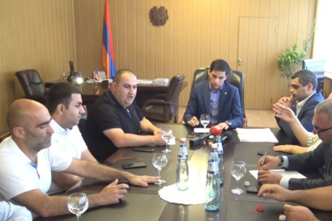 «Սրա վերջը արյունահեղություն է լինելու». Նորաշենի գյուղապետը՝ մարզպետին