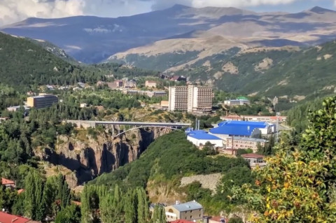Ջերմուկի քաղաքապետը նախկին պատգամավորի որդուն տարածք է օտարել իրական արժեքի 30 տոկոսով