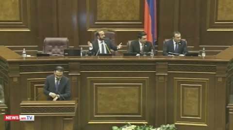 Պատգամավորները զրուցում են նախարարների հետ. Արարատ Միրզոյանը նկատողություն արեց