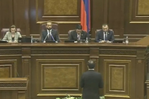 Էդ հորդորողը ես եմ եղել. Արարատ Միրզոյանը՝ Արսեն Թորոսյանին