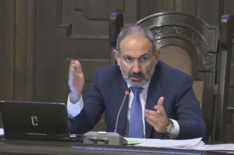 «Բա չեք լսե՞լ, որ ես ասել եմ՝ մենք արդեն մեծ երկիր ենք». Փաշինյանը՝ Ֆելիքս Ցոլակյանին