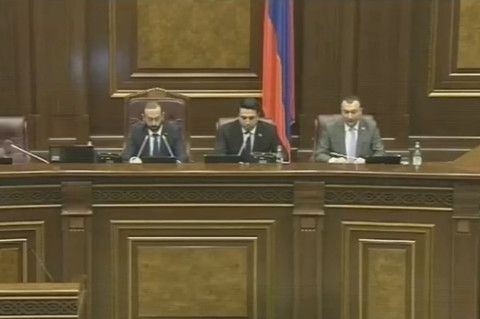 «Էս հարկայինն ա». Արարատ Միրզոյանը՝ Ալեն Սիմոնյանին