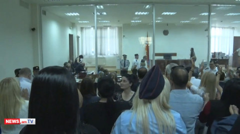 «Քոչարյան հերոս». Ռոբերտ Քոչարյանին դիմավորեցին ծափերով