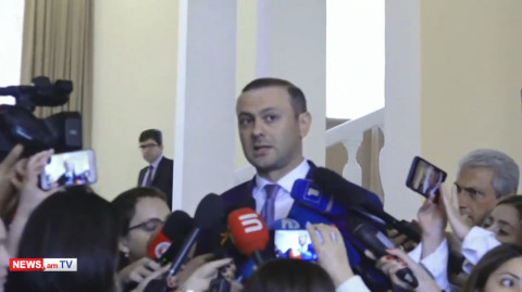 Վիտալի Բալասանյանն էլ վարչապետի հետ է հաց կիսել. Արմեն Գրիգորյանը՝ լրագրողին