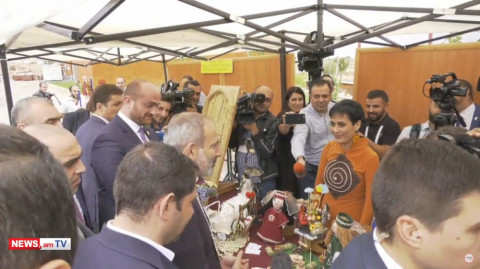 Մեր մշակույթը հո մենակ շոր հագնելը չի, տարազը չի. Փաշինյանը՝ գործարար կնոջը