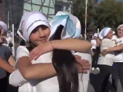 Тhank you, world. Գյումրիի դպրոցականների ֆլեշմոբը