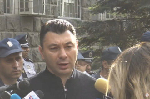 «Չնայած մենք էլ վարչապետ չունենք». Շարմազանովը նույնպես ԱԱԾ-ի մոտ է