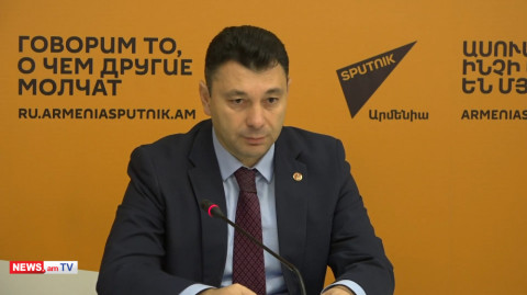 Նույնն է, որ առավոտյան ուտես մեղր, ցերեկը՝ կծու բիբար, երեկոյան՝ խաշ. Շարմազանովը՝ Փաշինյանին
