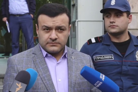 Նոնսենս է, չի կարող Հրայր Թովմասյանը տիրանալ ՍԴ լիազորություններին․ Երվանդ Վարոսյան