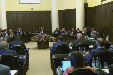 «Էս կռիվը չեմ հասկանում, մեզնից ավելի հնարամիտների ցուցակը կտաք». Փաշինյանը՝ Ջանջուղազյանին