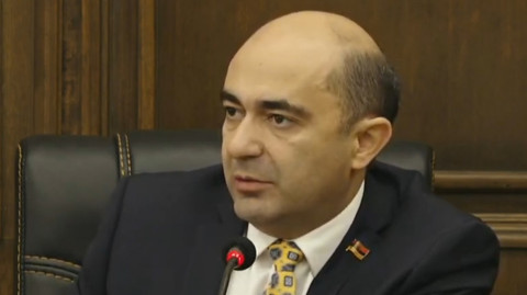 Արսեն Բաբայանն ո՞ւմ ա օժանդակել, Բաբլոյանի՞ն, Հրայր Թովմասյանի՞ն. Էդմոն Մարուքյան