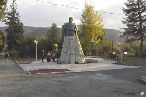 Վանաձորում տեղադրվել է Զորավար Անդրանիկի արձանը