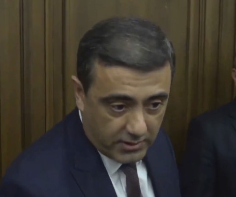 Երևի լուրջ չեք ընկալում. ինչպես էր ԱԱԾ տնօրենի ԺՊ-ն դիմադրում հարցերի տարափին