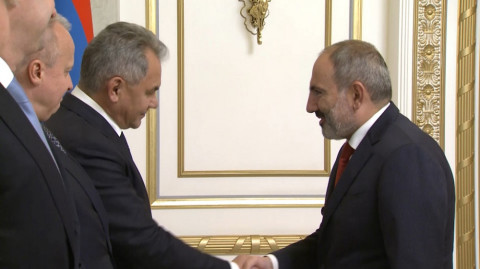 Փաշինյանն ընդունել է Ռուսաստանի պաշտպանության նախարարին
