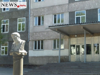 Նա խոսելու ձեւ չունի. ուսուցիչները Ջհանգիրյանի դստերը չեն ուզում տեսնել տնօրեն