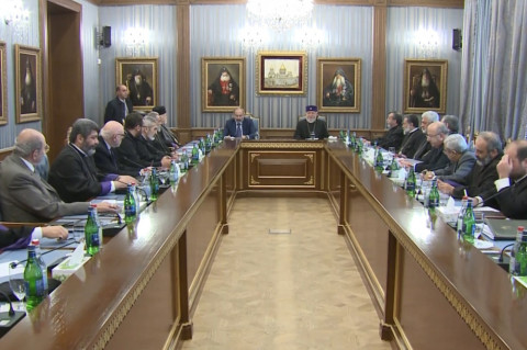 Փաշինյանի հանդիպումը Գերագույն հոգեւոր խորհրդի հետ