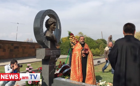 Պանթեոնում բացվեց լեգենդար Յուրի Վարդանյանի շիրմարձանը