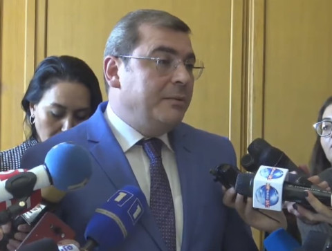 Ի՞նչ վնաս, իր դիմումի համաձայն է ազատվել. Անանյանը՝ Փաշինյանի «հորդորով» ազատված տեսուչի մասին