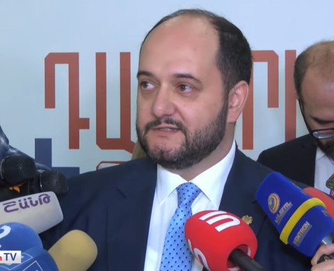 Արայիկ Հարությունյանը՝ սկանդալային ներկայացման և իր հրաժարականի մասին