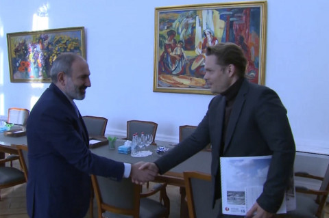 Փաշինյանն ընդունել է Շառլ Ազնավուրի որդուն