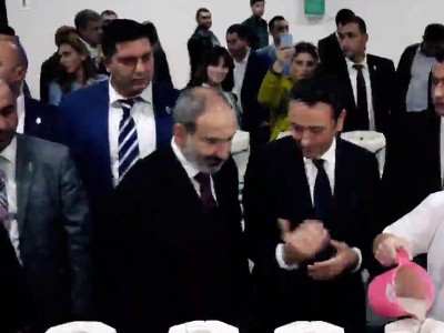 ՈՒՂԻՂ. Փաշինյանը մասնակցում է Ծառուկյանի «Սերամիզիա» գործարանի բացմանը