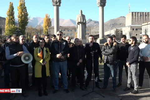 «Ո՞վ ա իրանց հերոսը, Արայիկ Հարությունյա՞նը, Կարաբինա՞ն». Քոչարյանի աջակից