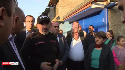 Լսել ենք արդեն. Փաշինյանը դժգոհեց, երբ երկրորդ անգամ բնակիչները ներկայացրեցին կոյուղու խնդիրը