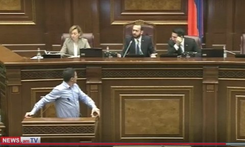 Մի հատ էլ քֆուր տվեք. Արարատ Միրզոյանն ու Գևորգ Պետրոսյանը վիճեցին