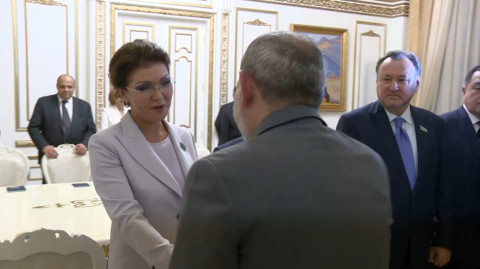 Փաշինյանը Կառավարությունում հյուրընկալել է Դարիգա Նազարբաեւային