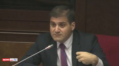 Ամենապատրաստվածն եք, բայց դեմ եմ քվեարկելու ձեզ. Արման Բաբաջանյանը՝ ԼՀԿ–ի թեկնածուին