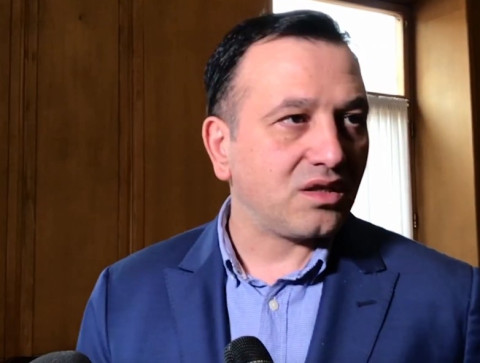 Վանեցյանը նեղացած տղայի դերն ա բռնել. Նիկոլայ Բաղդասարյան