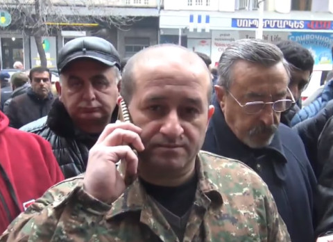 Մի հատ նորմալ տղա չկա, իջնի մեզ մի բան ասի. ավտոներկրողների բողոքը