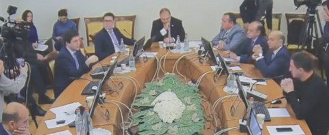 էս ո՞ւմ եք եկել ինչ եք ասում, ձեր կարծիքով՝ հավի հիշողություն ունե՞նք. Գևորգ Պետրոսյանը բորբոքվեց