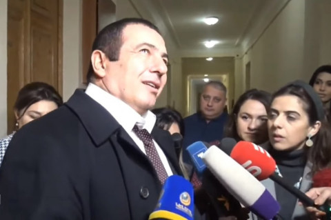 «Ամոթ ա, կաստյում չէր հագել, թագաժառանգը չէր, թագավորի տղան էր...». Ծառուկյան
