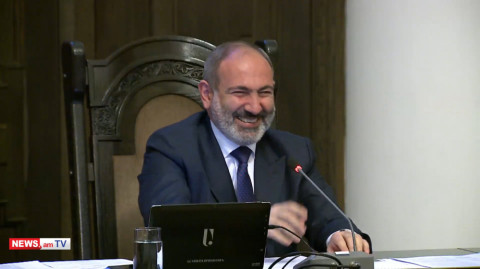 «Խելագարվելու բան է, ուզում ես պատուհանը բացես ու...». Փաշինյանը ծիծաղեց