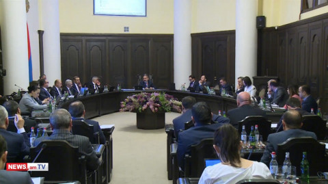 Անկանխիկ գործարքներից մինչեւ մեքենաների ջարդոն. «խառը» քննարկում Կառավարությունում