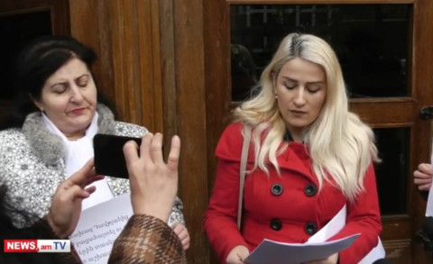 Բժշկական օգնությունից բողոքող մայրերը դիմում հանձնեցին Արսեն Թորոսյանին