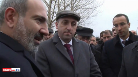 Նախընտրական ջրագիծ ա չէ՞. Փաշինյանը կատակեց Շիրակամուտում