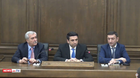 Սա մեկնված ձեռք է Սահմանադրական դատարանի անդամներին. Ալեն Սիմոնյան