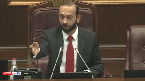 Խնդրում եմ թղթերի նկատմամբ ուշադիր լինել էլի. Արարատ Միրզոյանը՝ «Իմ քայլի» պատգամավորին