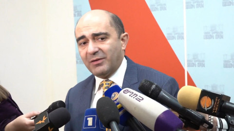 Էսօր էդտեղ աշխո՞ւյժ ա անցնում. Արարատ Միրզոյանը նկատողություն արեց