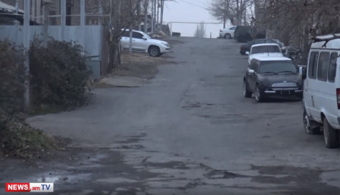 Սիլիկյանի բնակիչները ամենօրյա օգտագործման ջուրը տարաներում են հավաքում