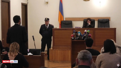Դատավորի ու իր եղբոր հակաքոչարյանական հայացքների հիմքով փաստաբանները դատավորին ինքնաբացարկ հայտնեցին
