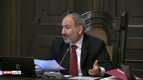 Որ ընթացքում հիշենք, կծափահարենք. Փաշինյանը կատակեց