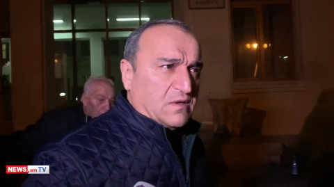 Ռազմիկ Աբրահամյանը լքեց դատարանի շենքը. որոշում դեռ չկա